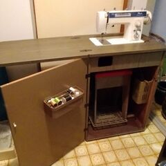 処分価格！【昭和レトロ】電動足踏みミシンの画像