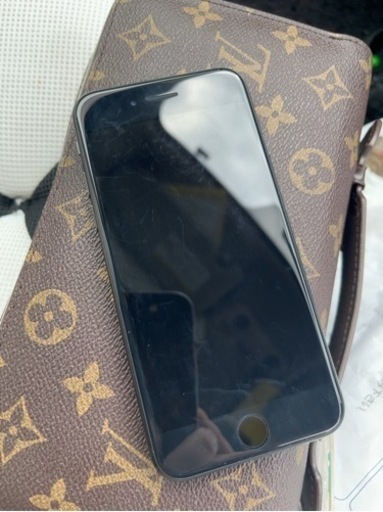 GW特別✨iPhoneSE2020 ブラック　使用期間短い端末。