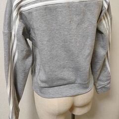 アディダス スウェットシャツ　グレーＭレディースの画像