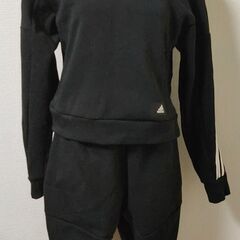 アディダス スウェットシャツ　レディース　ブラックＭ　9分丈パンツＳの画像