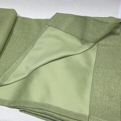 超お買い得！新品同様 ニトリ 遮光 遮熱 防炎 カーテン ノーブル3 幅100cm×長さ180m 2枚 イエローグリーン Bの画像