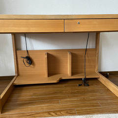 学習机　大塚家具　無料で差し上げます。
