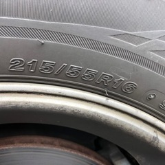 【値下げ】中古スタッドレスタイヤ２１５／５５Ｒ１６×４本の画像