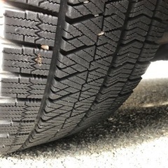 【値下げ】中古スタッドレスタイヤ２１５／５５Ｒ１６×４本の画像