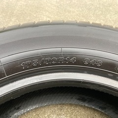 【相模原南区にて手渡し希望】ヨコハマ ブルーアース Yokohama BluEarth E70 175/70R14 1本 8分山 深溝6.8mmの画像