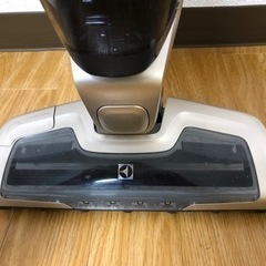 エレクトロラックス コードレス 掃除機 エルゴラピード リチウム 3-in-1 プレミアム 北欧デザイン 約48分稼働 ソフトサンド ZB3324Bの画像