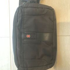 【無料】ウエストバッグ２点（Victorinox、SOUTH F...
