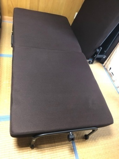 折りたたみベッド2つあります　美品一つ3000円2つセットで5000円