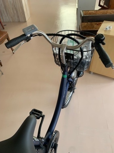ほぼ新品　電動アシスト自転車 20インチ SUISUIスイスイ)美原倉庫