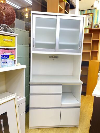 ユーアイ 鏡面仕上げ ソフトクローズ引き出し キッチンボード ゼファーKC-90L 幅90cm スライドガラス扉  ホワイト×シルバーグレー レンジボード 食器棚■横幅89cm×奥行cm×高さcm■買取帝国 朝霞店