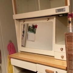 ドレッサー兼デスクの画像