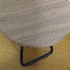 おりたたみのイスの画像