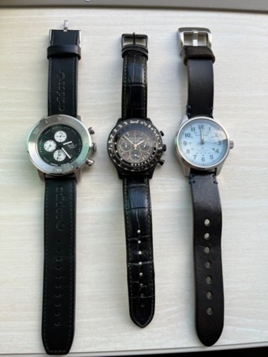 お得な3本セット！使い勝手のいい、メンズの腕時計です！傷などなくフェイスは美品です！