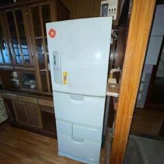 【取りに来てくれる方限定】無料の大型冷蔵庫
