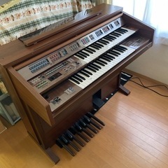 エレクトーンもらって下さい。