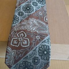 (完了)茶系柄　幅広ネクタイ
