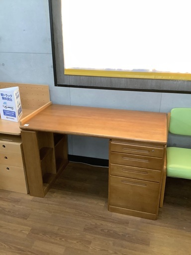 karimoku 学習机　売場展開中！！！