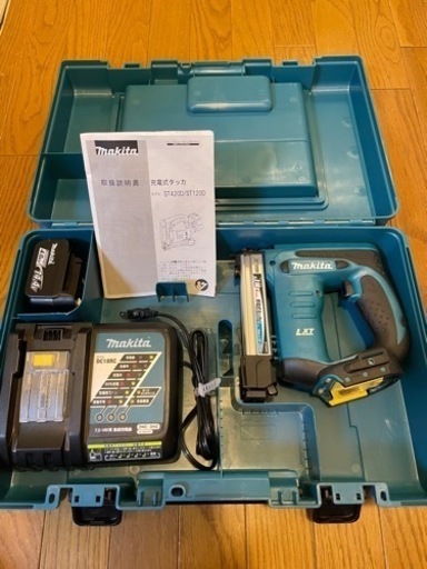 マキタ　makita 充電式タッカー　st-420 電動工具