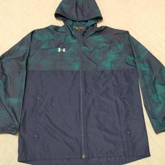 アンダーアーマーのシャカシャカジャンパーです。ほとんど着ていません。