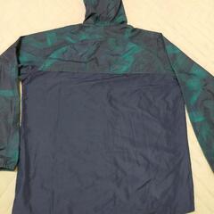 アンダーアーマーのシャカシャカジャンパーです。ほとんど着ていません。の画像