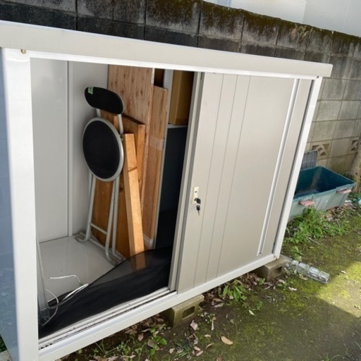 お得に！まだ三年未満の物置