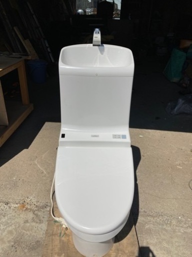 美品トイレ脱着未使用品