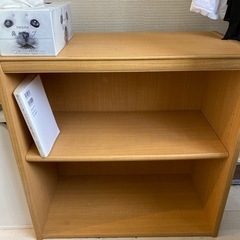 【0円】緊急、無料で多用途本棚をお譲りします