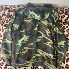 ミシカ迷彩柄パーカーサイズMの画像