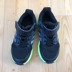 キッズ　17センチ　adidas スニーカー