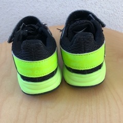 キッズ　17センチ　adidas スニーカーの画像