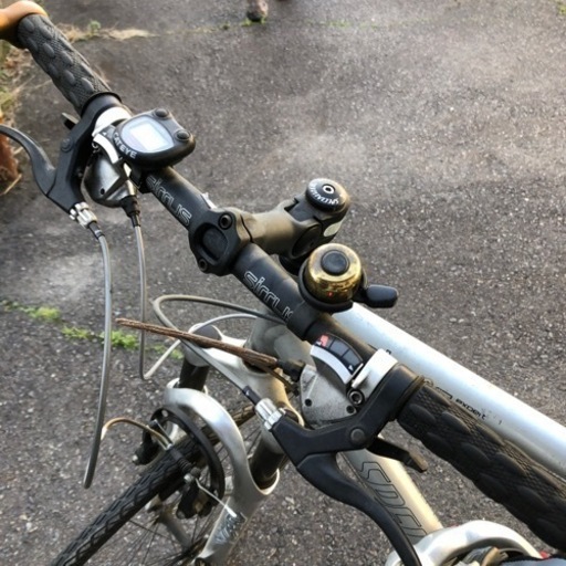 クロスバイク　700×28