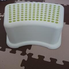 新品未使用 IKEA イケア 踏み台 ステップ スツールの画像