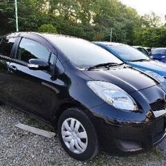ブラックのヴィッツは格好良いですよ！3万キロで車検来年11月！