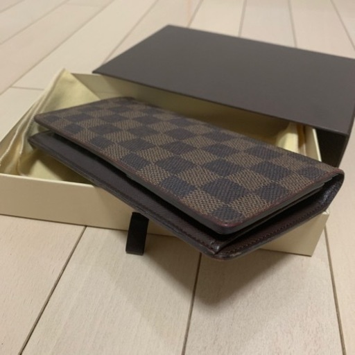 ルイヴィトン　二つ折り財布　VUITTON