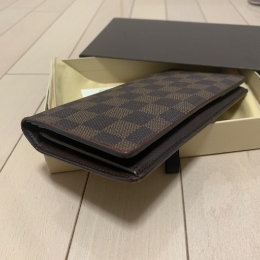 ルイヴィトン　二つ折り財布　VUITTON