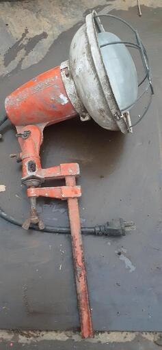 投光器　はさむ長さが幅広タイプ　めずらしい