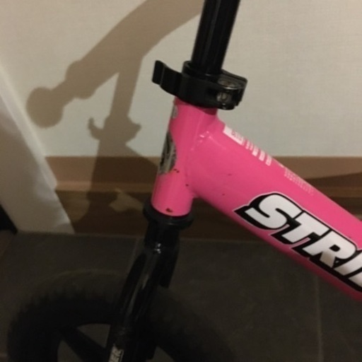 ストライダー　ピンク