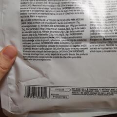 マイプロテイン チョコバナナ ＆ ストロベリークリーム 各1kgの画像