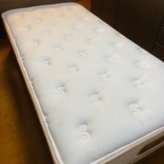中古　シモンズ エグゼクティブニューフィットプレミアム シングルベッド 昔25万程度で購入　あまり使用してません。SIMMONS ビューティー 