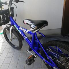 子供自転車&ヘルメットの画像