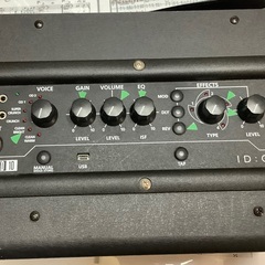 中古美品！シンプルで使いやすいエントリーモデルアンプ。コンパクトで軽量、路上にももってこい。の画像