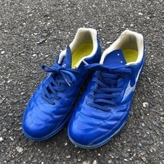 子供用トレーニングシューズ23.5