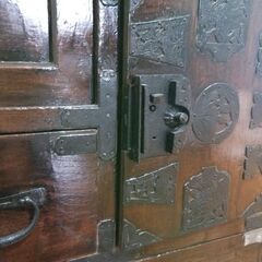 古い和だんすの画像