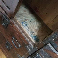 古い和だんすの画像