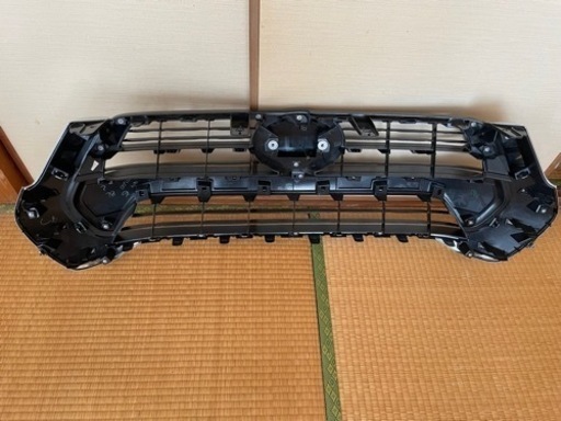 ハイラックス　純正フロントグリル