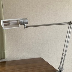 LEDデスクライトさしあげます