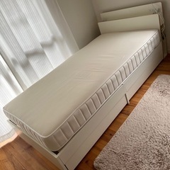 無印良品マットレスとベッドフレームお譲りします。の画像