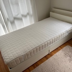 無印良品マットレスとベッドフレームお譲りします。の画像