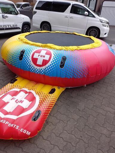 水上トランポリン！