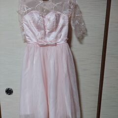 ピンクドレスの画像